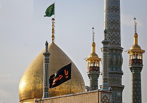 پرچم گنبد مطهر حرم حضرت معصومه (س) تعویض می‌شود