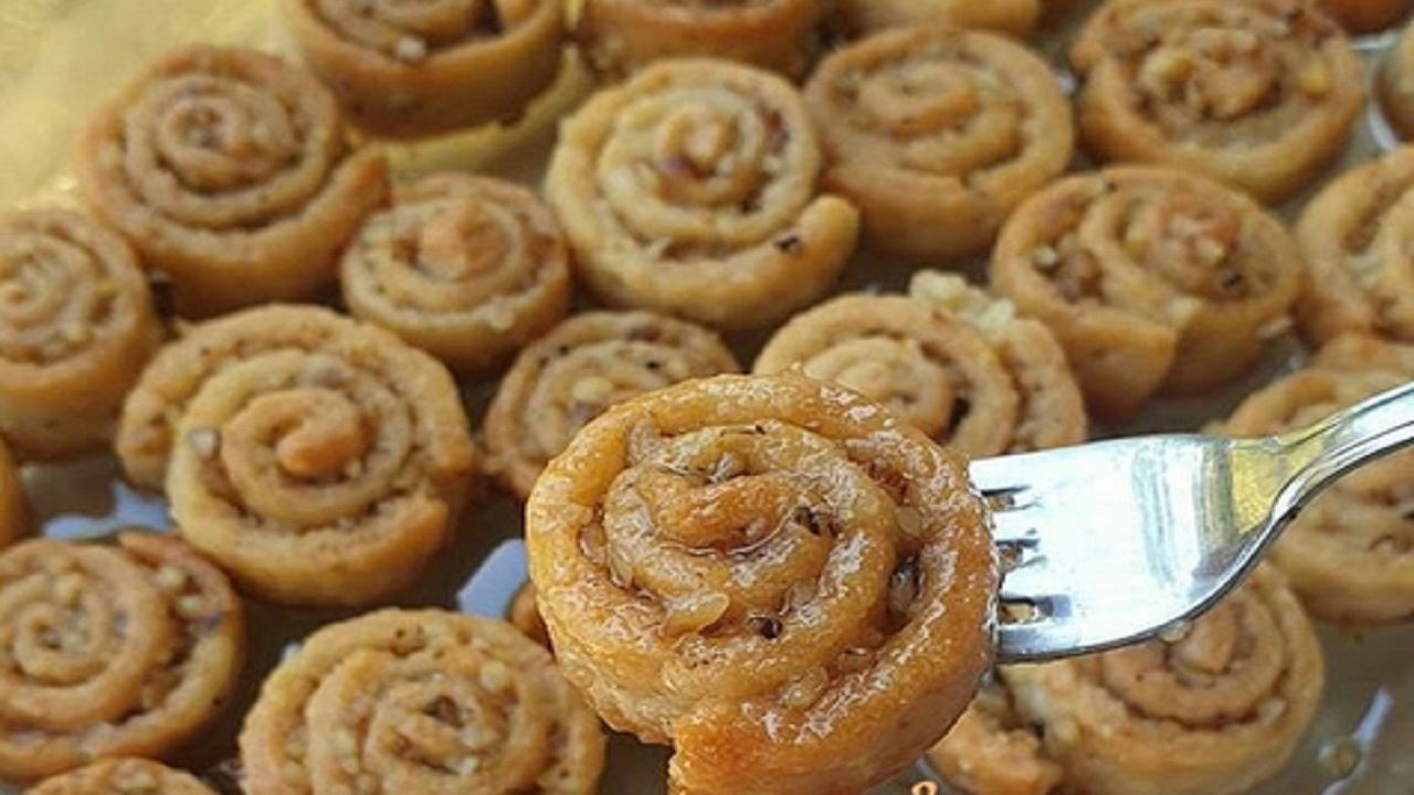 طرز تهیه تاتلی رولی گردویی
