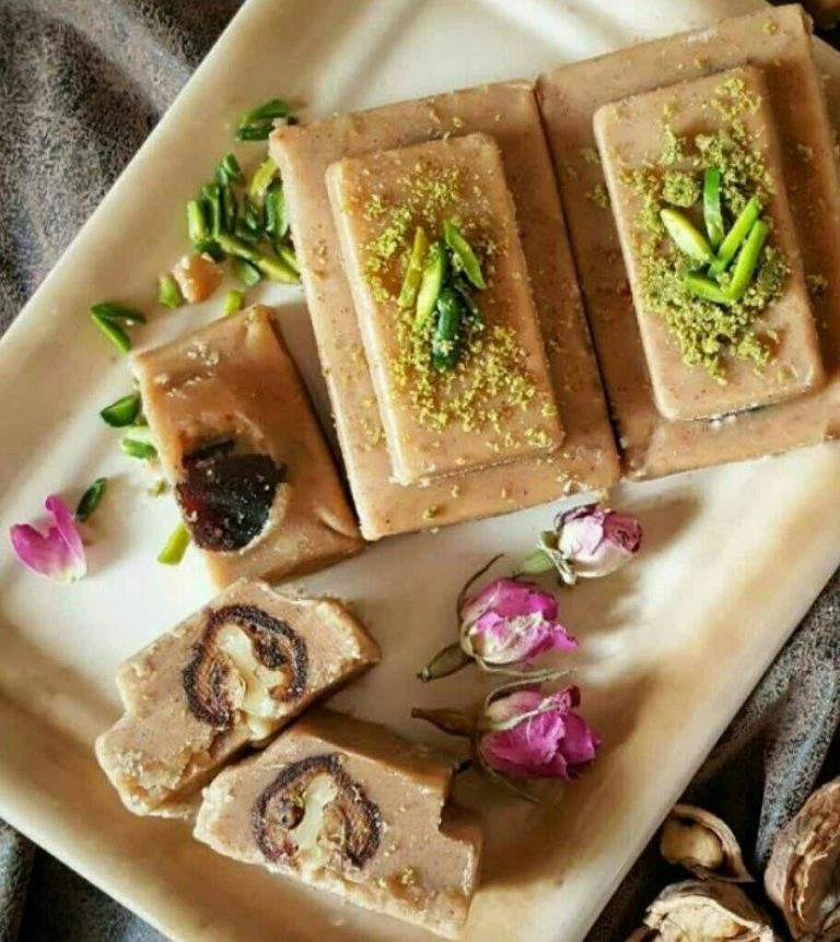 طرز تهیه رنگینک رول و رنگینک قالبی مجلسی با خرما