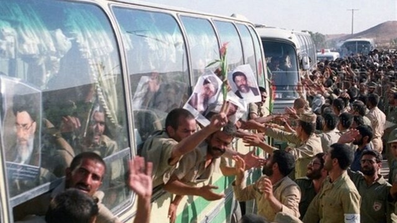 گرامیداشت سالروز بازگشت آزادگان سرافراز به وطن در فضای مجازی