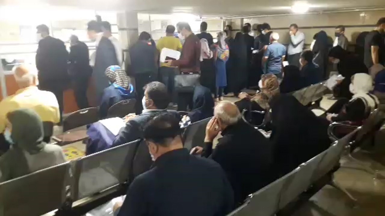 حال و روز اداره ثبت اسناد و املاک در روزهای کرونایی + فیلم