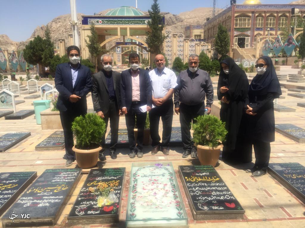 حضور مسئولان فدراسیون فوتبال بر سر مزار سردار دل‌ها