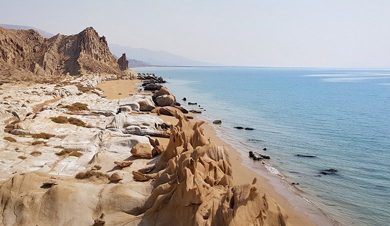 نمایی از ساحل زیبا و دیدنی مکسر در هرمزگان + فیلم