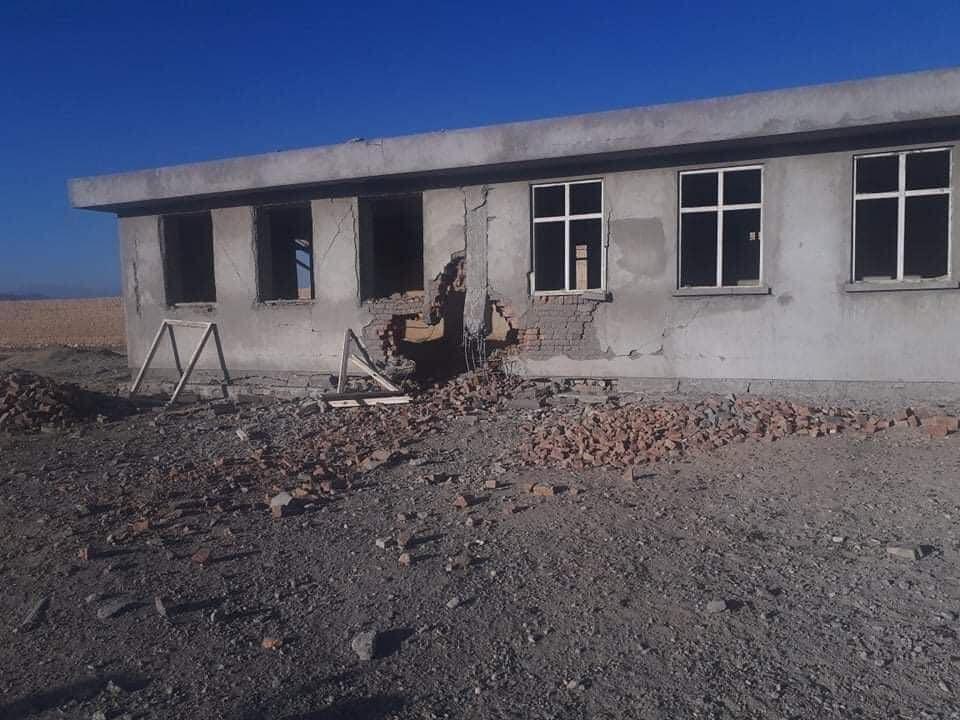 طالبان یک مکتب در حال ساخت را تخریب کردند