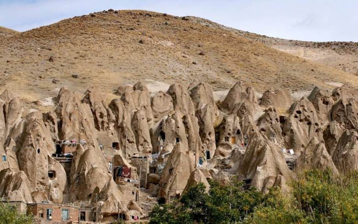 سنگفرش روستای تاریخی کندوان بهسازی می‌شود