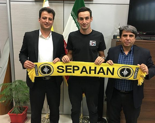 تمدید قرارداد مدافع سپاهان