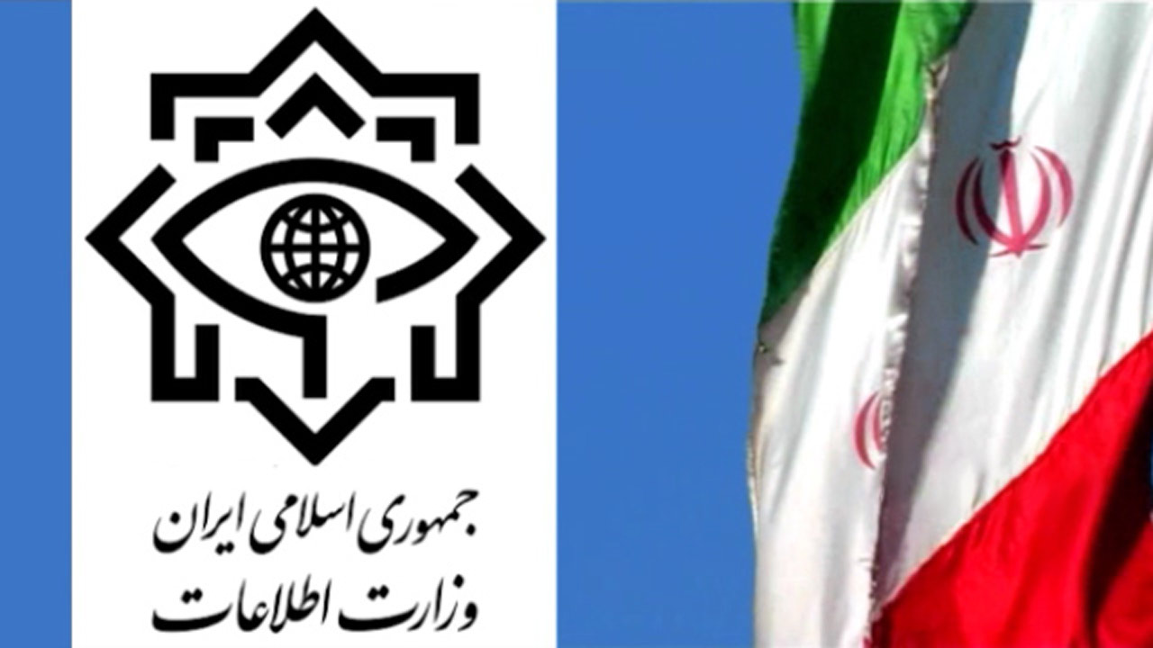 انهدام باند قاچاق اسلحه توسط وزارت اطلاعات در کرج + فیلم