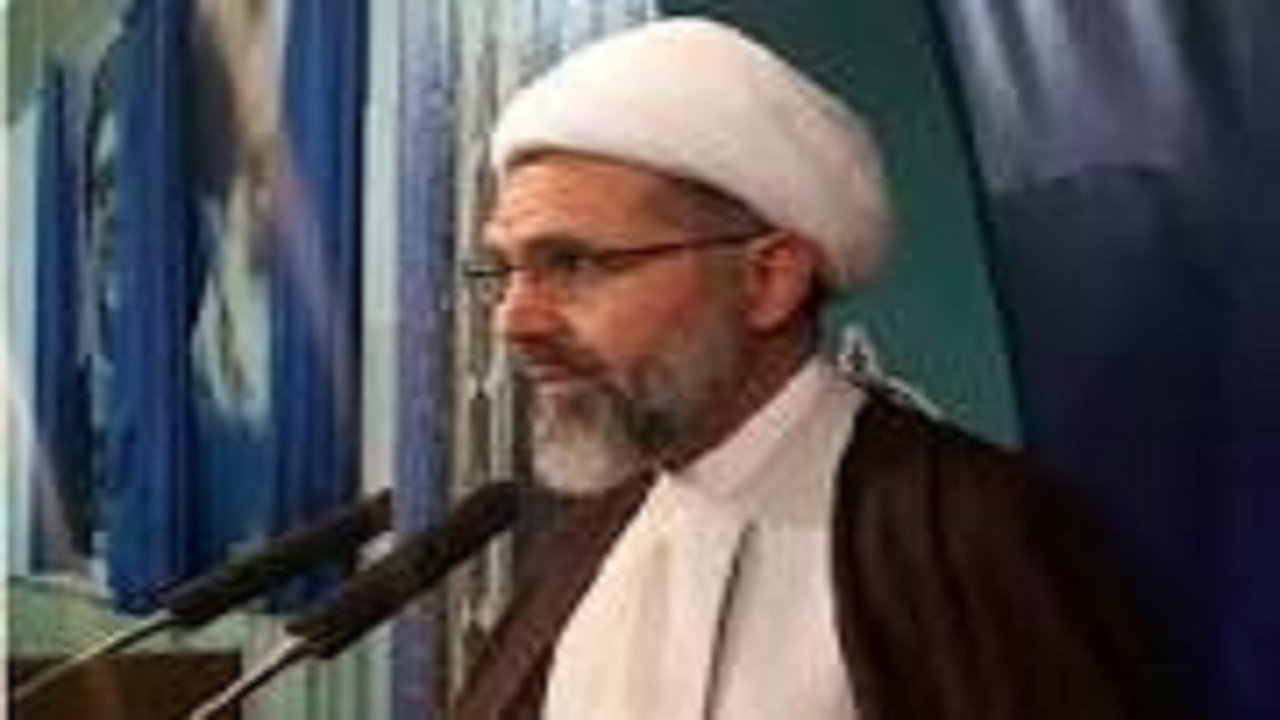 نماز جمعه؛ سنگر وحدت و عزت است