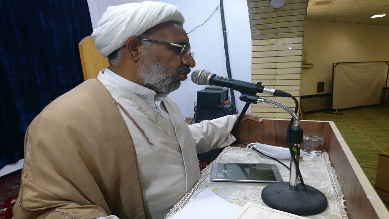 نماز جمعه سنگری با روشنگری و وحدت است