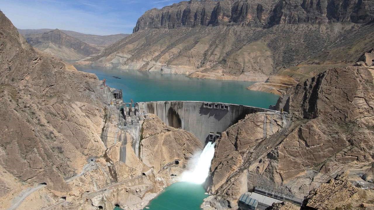 نیروگاه‌های برق آبی، بزرگترین منبع انرژی پاک در ایران/سد کارون ۳، نگینی در دل زاگرس