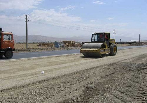 ۱۱ کیلومتر راه روستایی در لنده با همکاری بنیاد علوی در دست اجراست
