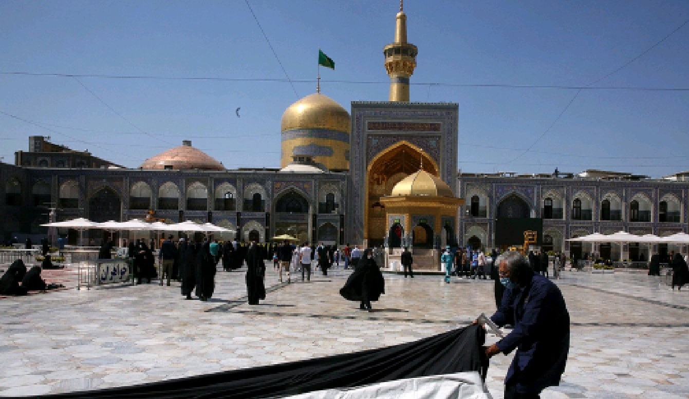 تصاویری از سیاهپوشی حرم مطهر رضوی