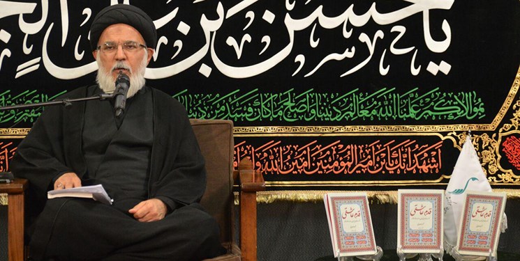 اشک بر امام حسین (ع) انسان را به مقام توبه و وادی ایمن می‌رساند
