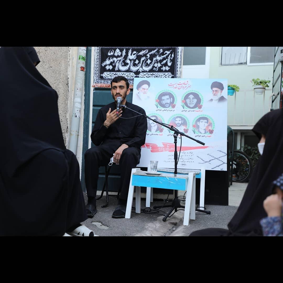 خانه مداحان خانه ماتم عزاداران سیدالشهدا (ع) شد/ شب نخست محرم با حال و هوای شب زیارتی سالار شهیدان