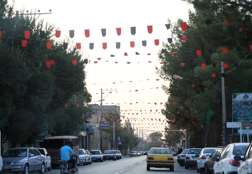 حسینیه ایران، رخت عزای حسینی بر تن کرد