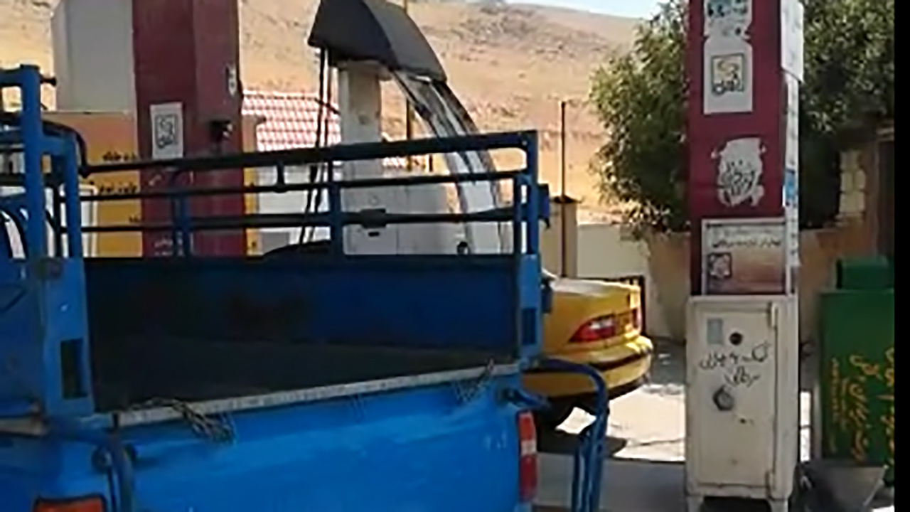 گلایه از کمبود سکو در جایگاه سی‌ان‌جی سپیدان + فیلم