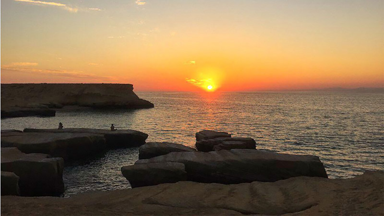 لحظه زیبای غروب خورشید در ساحل مکسر + فیلم
