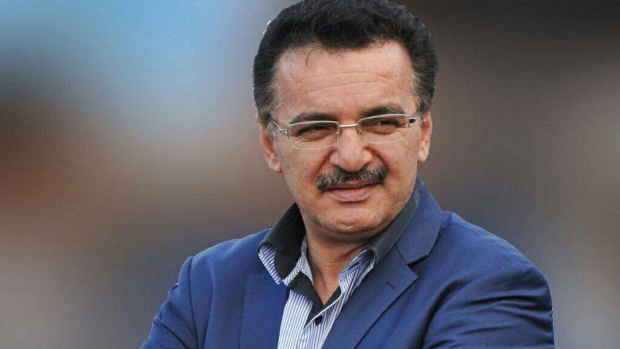 زنوزی: کاپیتان‌های تراکتور برای جدایی باید رضایت نامه بگیرند/ جذب بازیکن اروپایی پروژه موفقی نبوده است