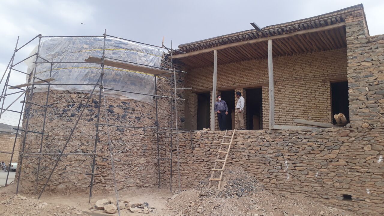 مرمت برج قلعه تاریخی بارده