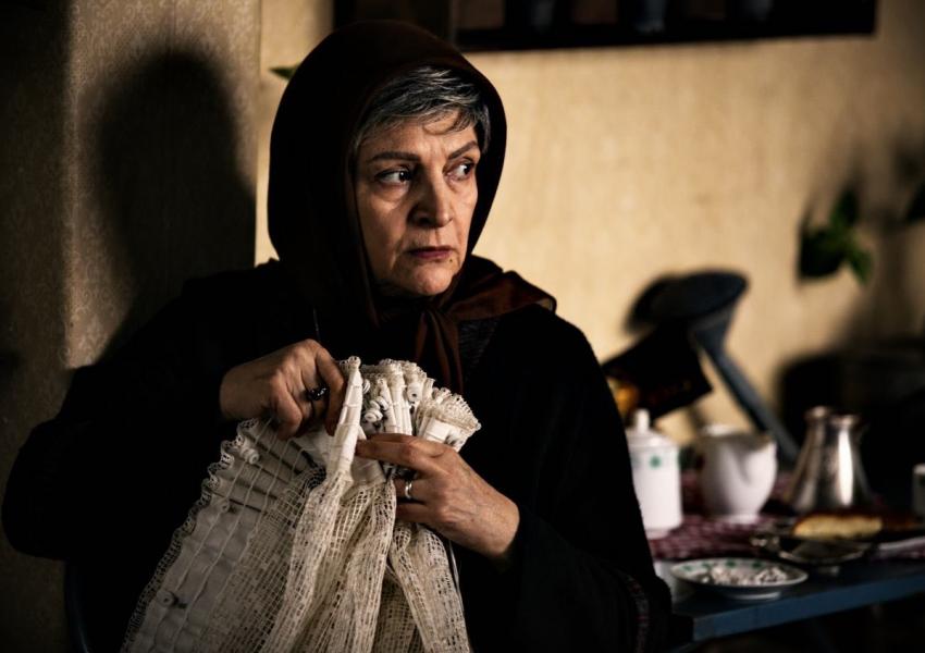 عاجزانه از همه می‌خواهم ماسک بزنند/ نمایشی را برای بهار ۱۴۰۰ آماده می‌کنم
