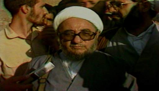 فیلمی دیده نشده از حضور آیت الله خلخالی در پای اجساد سوخته منافقین در عملیات مرصاد