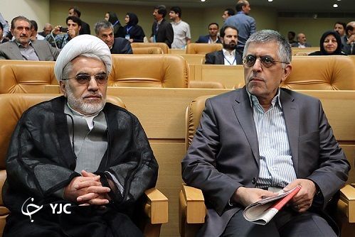 چه کسی جانشین عارف می&zwnj;شود؛ چریک پیر یا مارتین لوتر انقلاب
