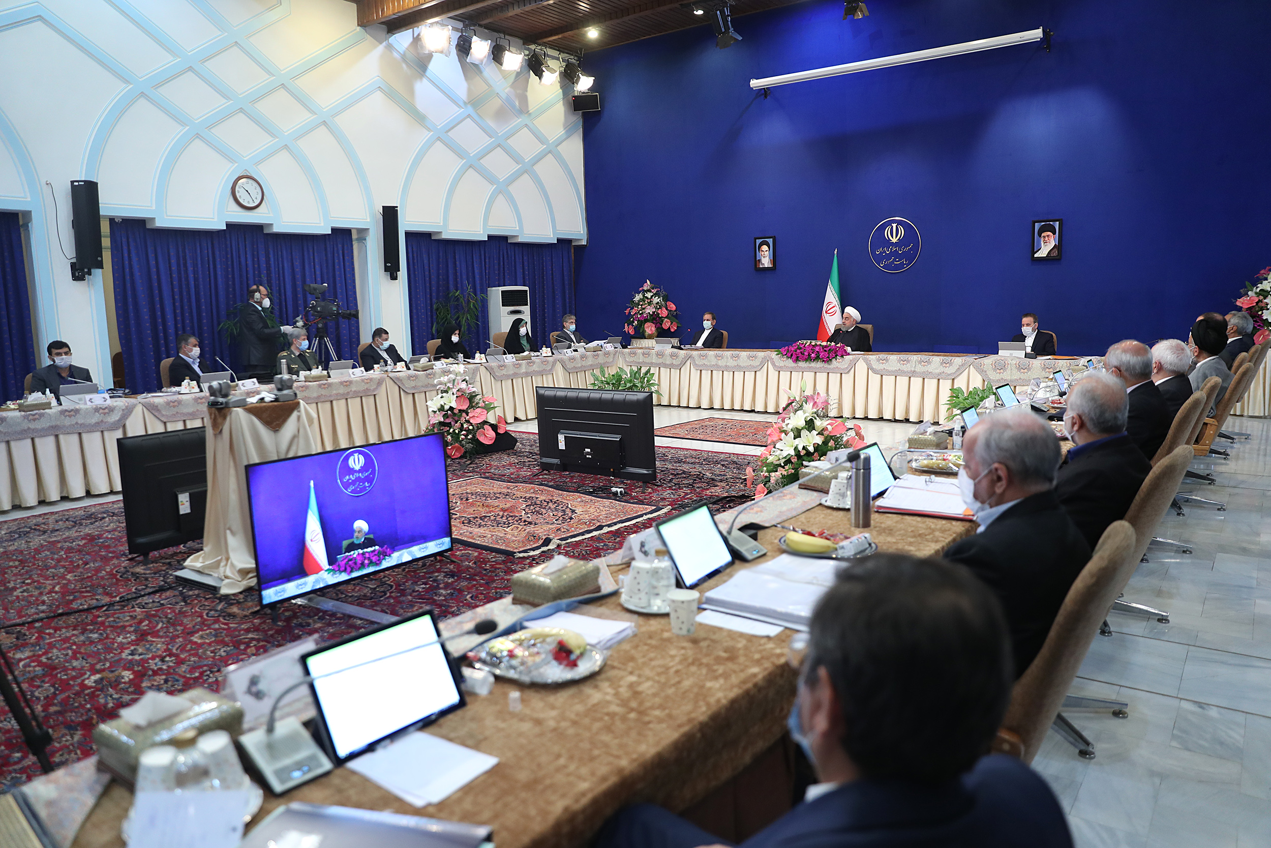 عدم رعایت دستورالعمل‌های بهداشتی در ادارات نقض قانون است