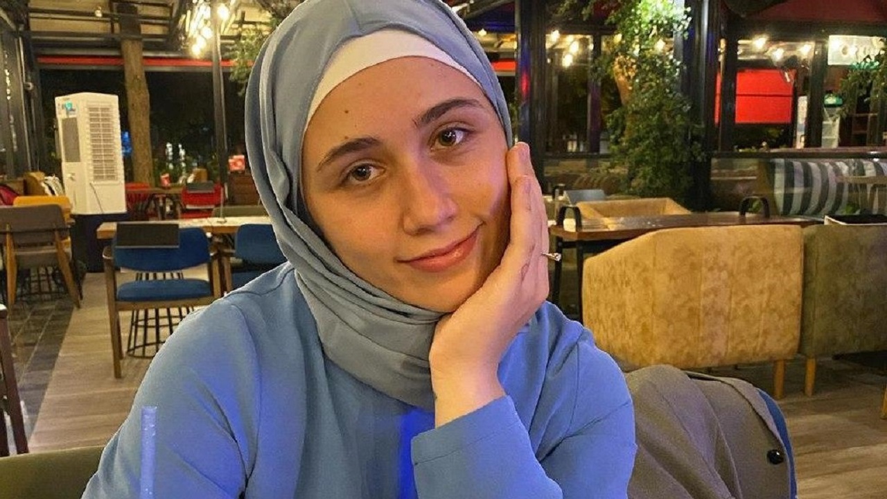 قهرمان دختر وزنه‌برداری اروپا مسلمان شد