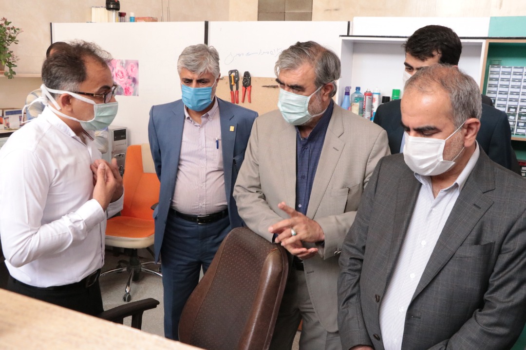 شرکت‌های دانش بنیان بهترین گزینه برای تحقق اقتصاد مقاومتی/تلاش برای رفع مشکلات شرکت‌ها