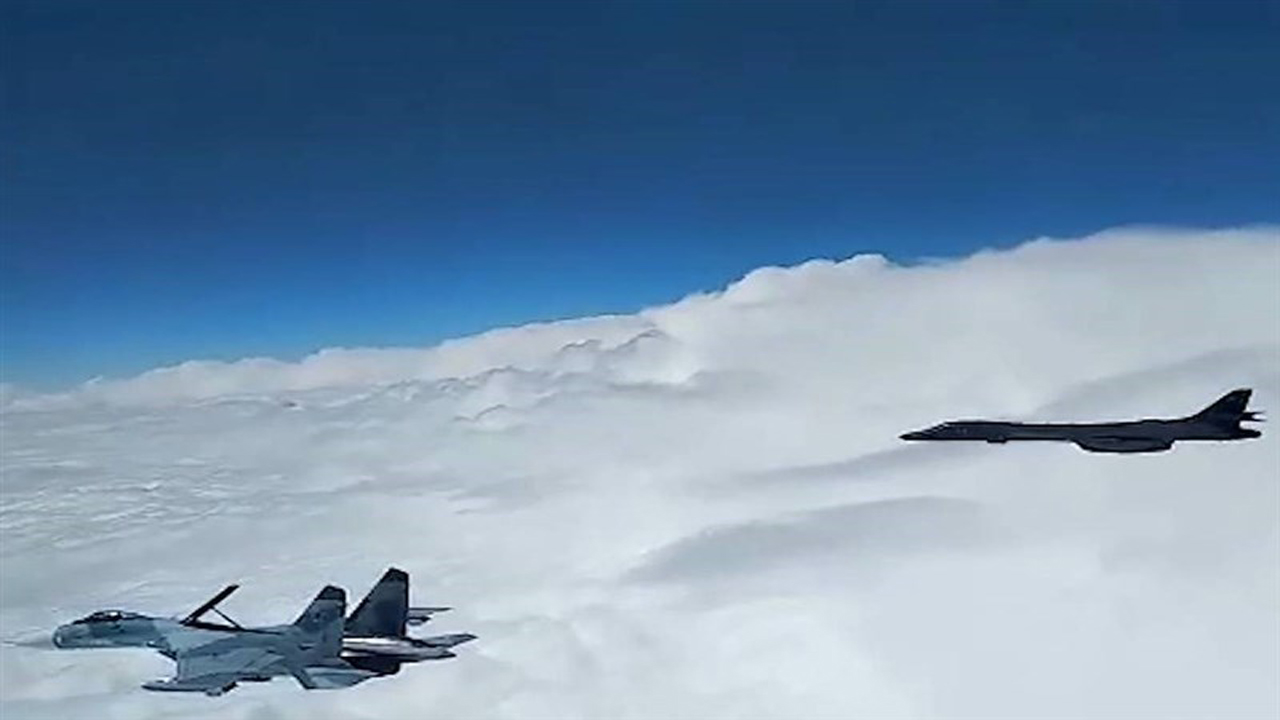 جنگنده روسی هواپیمای جاسوسی آمریکا را فراری داد
