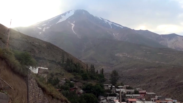 پیگیری موقوفه بودن کوه دماوند از اهالی روستای ملار + فیلم