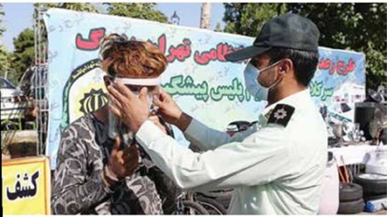 سرقت باتری خودرو با لباس و آرایش زنانه