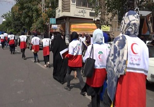 هلال احمری‌های اردبیل برای آگاه‌سازی مردم از خطرات کرونا راهپیمایی کردند