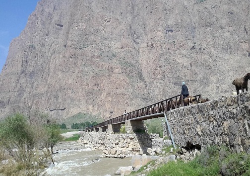 ساخت یک دهنه پل و سیل بند در دیشموک