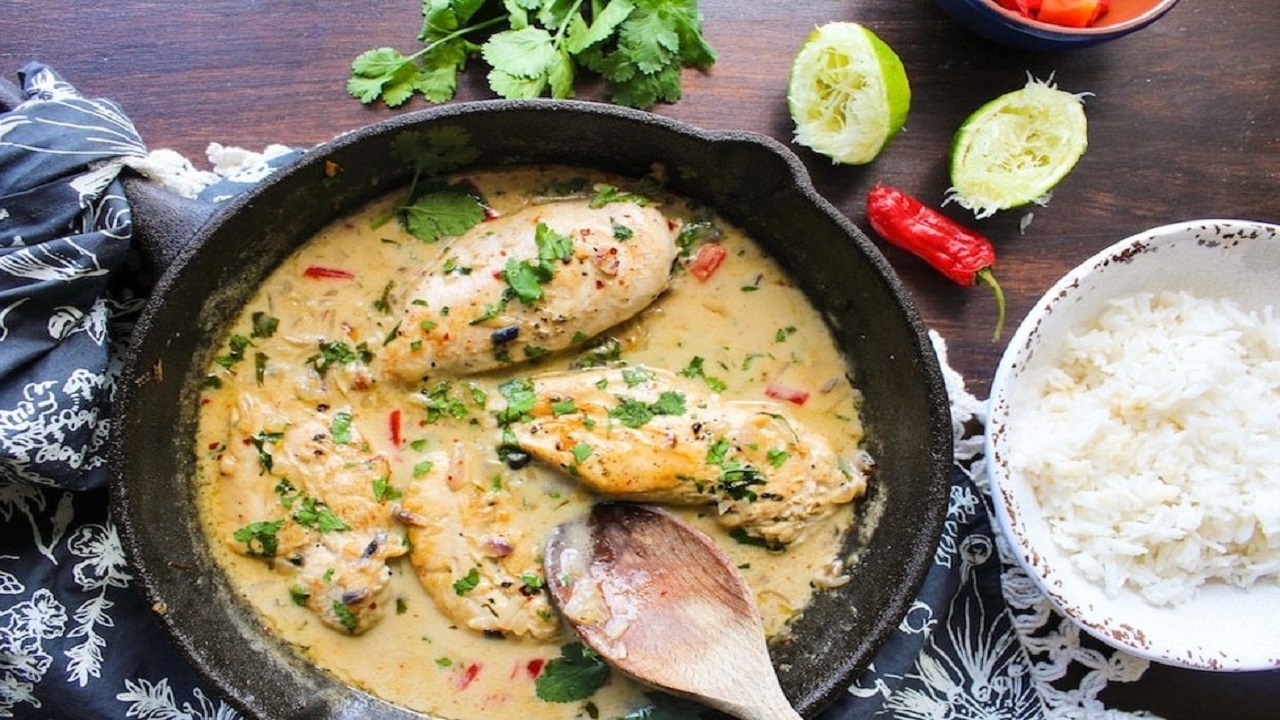طرز تهیه فیله مرغ با سس سیر خوشمزه و رستورانی