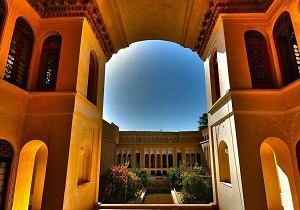 کوچه‌های کاه‌گلی ابرکوه رونق دوباره می‌گیرد