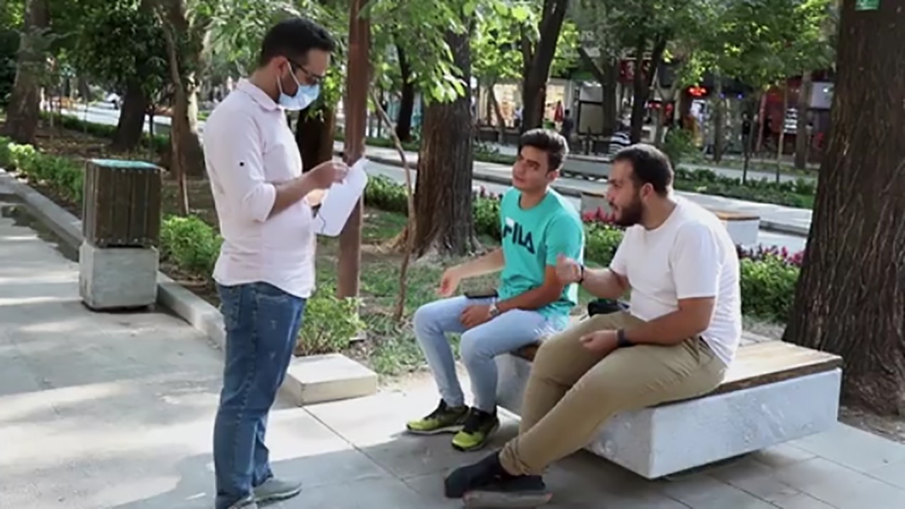 شما چقدر حقوق می‌گیرید؟!/ سوال هدفدار خبرنگار از مردم در سطح شهر + فیلم