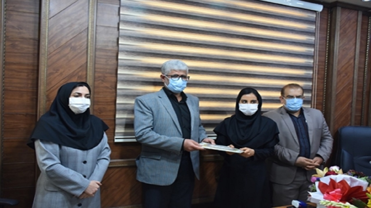 تقدیر از داروسازان نمونه در آبادان