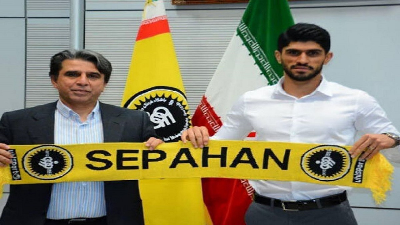 استقبال عجیب سپاهانی‌ها از اسماعیلی فر در تمرینات + فیلم