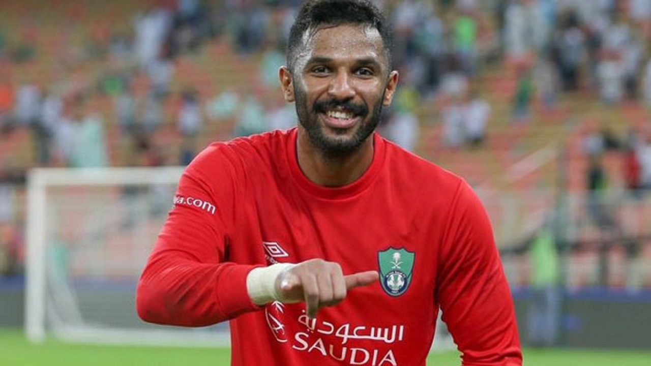 خبر خوش برای آبی پوشان/ دروازه بان الاهلی مصدوم شد