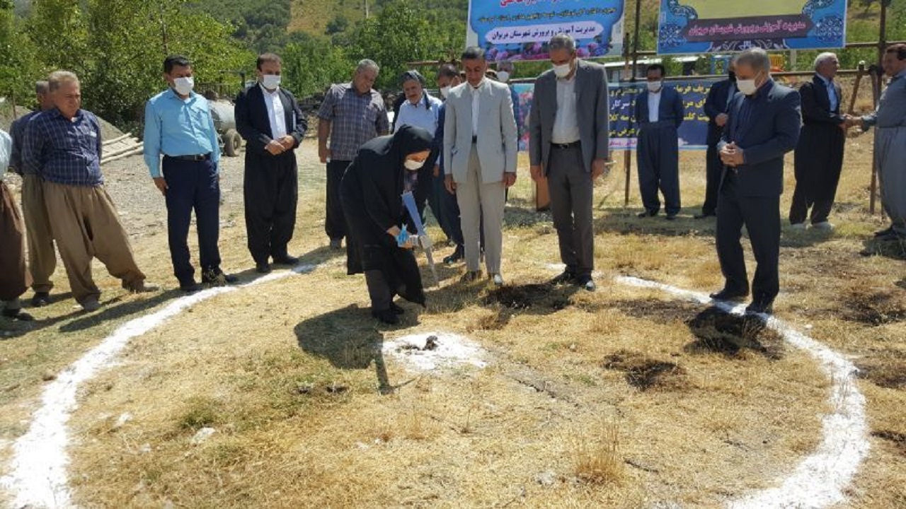 کلنگ زنی مدرسه ۳ کلاسه روستای باشماق در مریوان