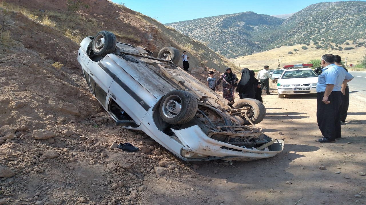 واژگونی پراید در روستای سفیدخانی + تصاویر