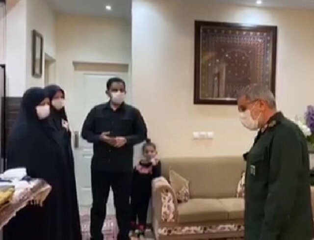 دیدار سردار قاآنی با خانواده شهید پورجعفری