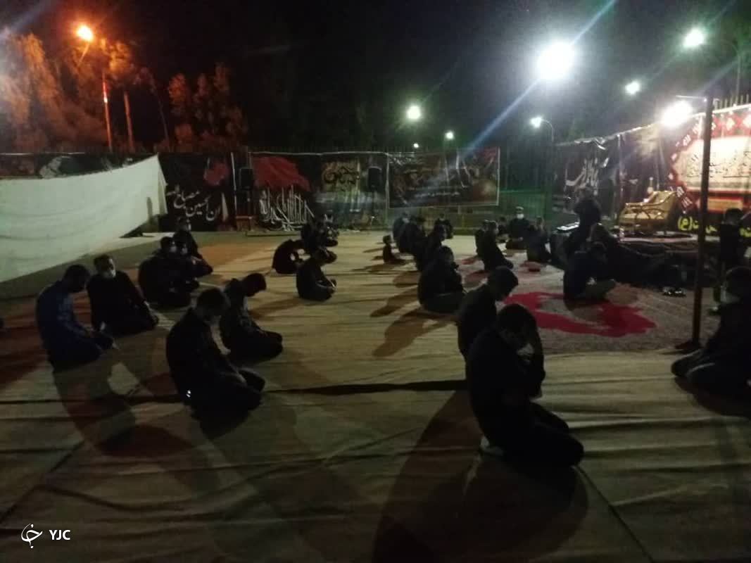 عزاداری عاشقان حسینی در شب شهادت سیدالشهدا (ع)