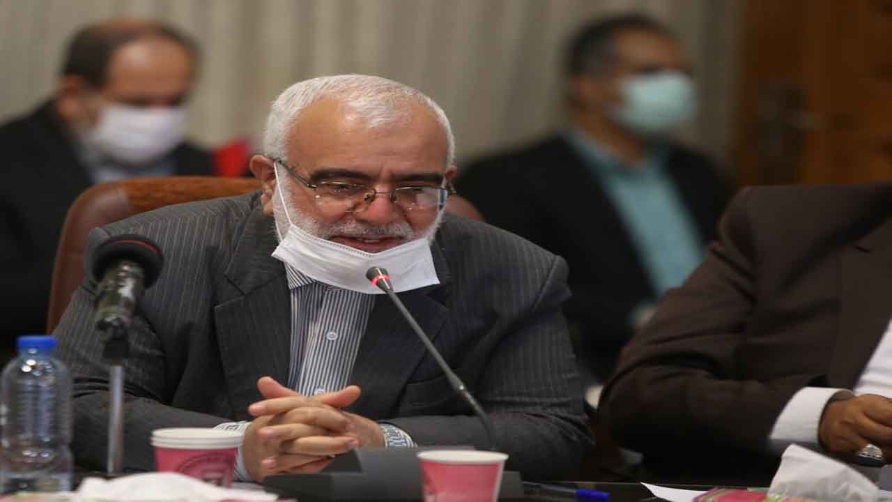 تهیه و توزیع تبلت برای دانش آموزان تحت پوشش کمیته امداد در دست اجرا است