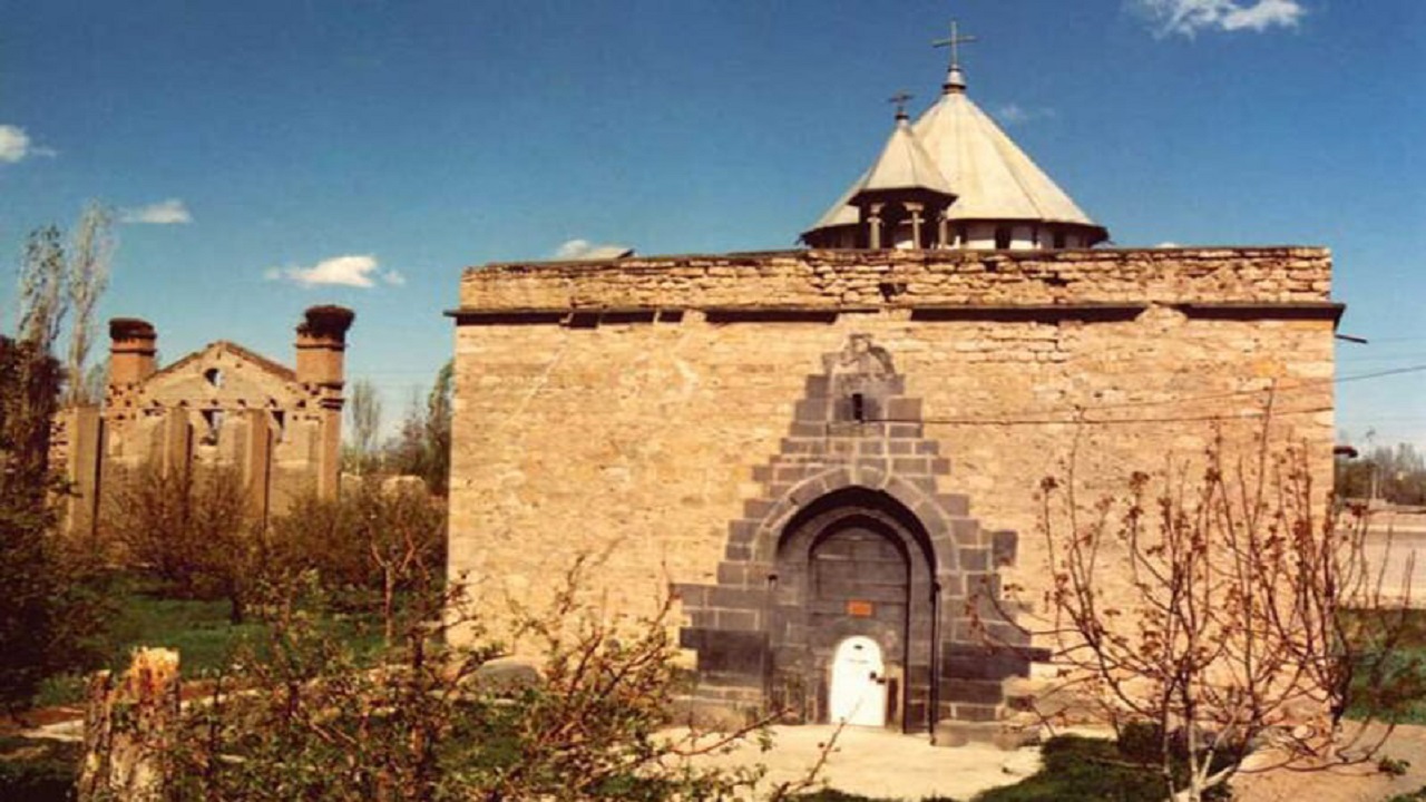 مرمت باروی مجموعه تاریخ-فرهنگی هفتوان سلماس