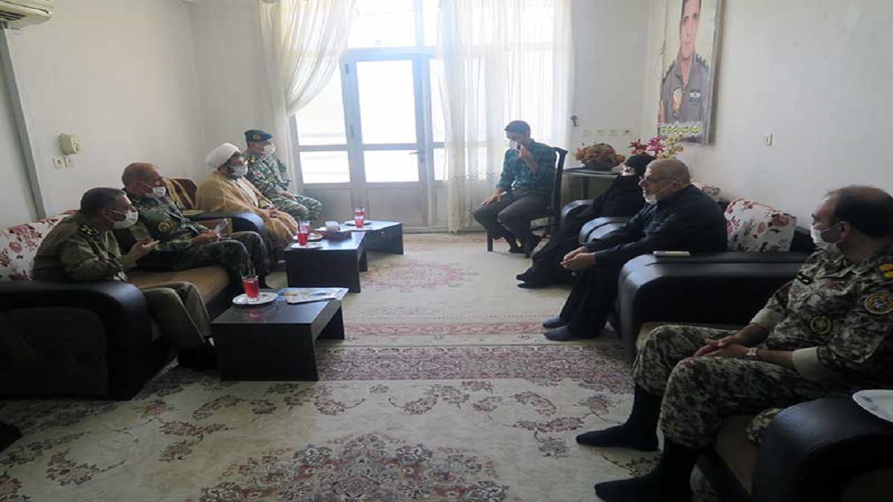 امیر سرلشکر موسوی با خانواده شهید پورحبیب دیدار کرد