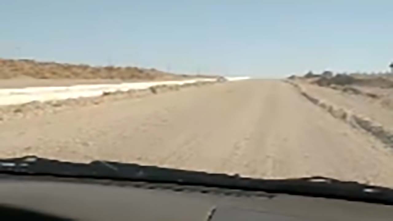 وضع نامناسب جاده در روستای آبیز + فیلم