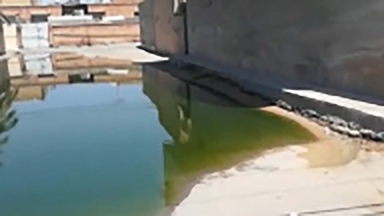 گلایه از وضع نامناسب فاضلاب در بندر امام خمینی + فیلم
