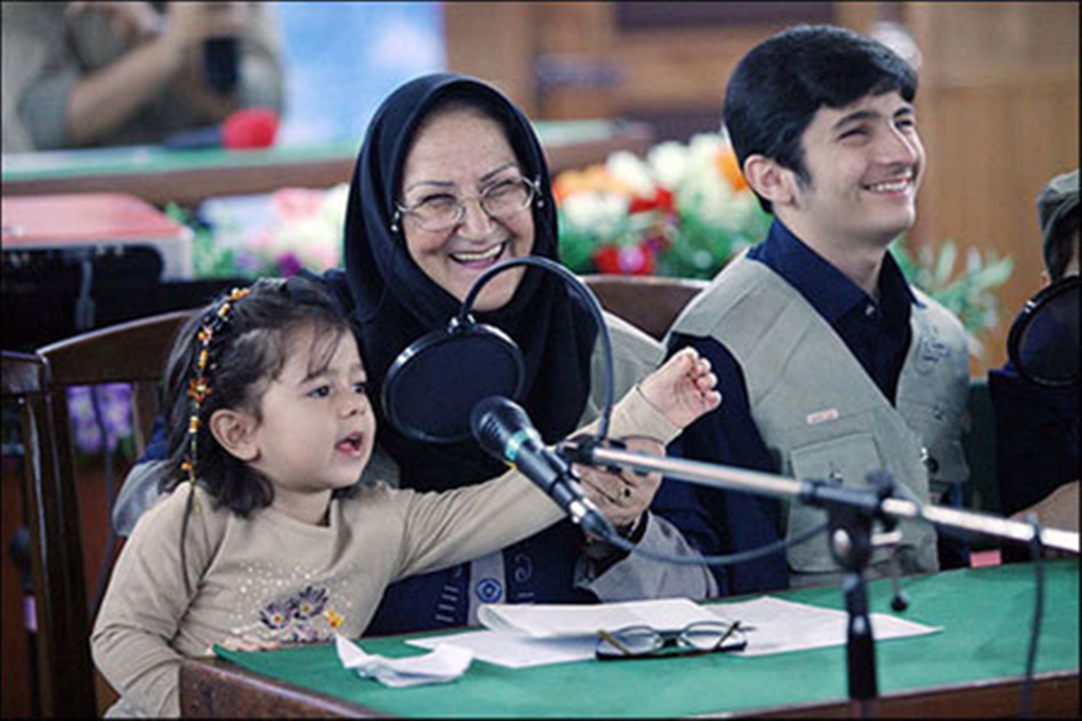 گوینده‌ای که با کودکان بچه‌گانه حرف نمی‌زند + فیلم